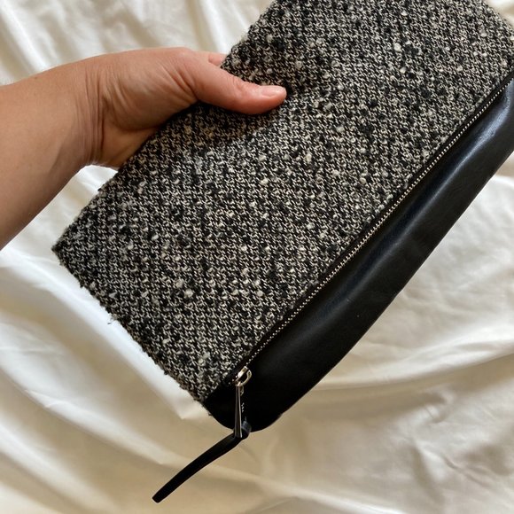 NWOT FAUX LEATHER AND WOOL KNIT CLUTCH / FOLDING CLUTCH - Picture 5 of 5